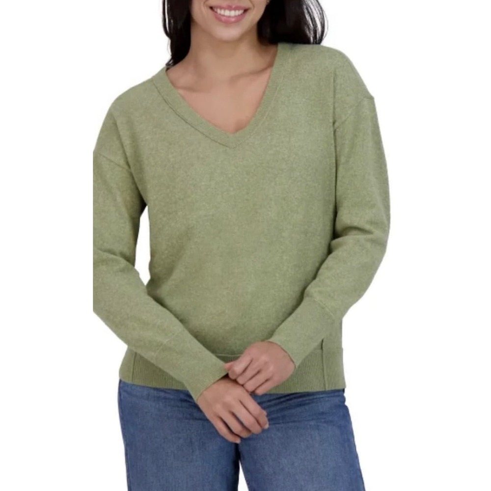 Lucky Brand long-sleeve, V-neck sweater in an olive green color Size M soft‎
